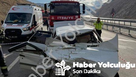 Denizli’de Kahreden Kaza: Kamyona Çarpan Otomobil Hurdaya Döndü, 1 Kişi Hayatını Kaybetti