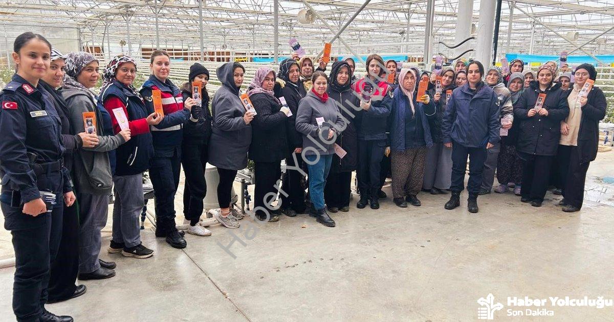 "Simav’da Sera Çalışanlarına KADES Bilgilendirmesi: Jandarma Sahada" başlıklı haber için fotorealist